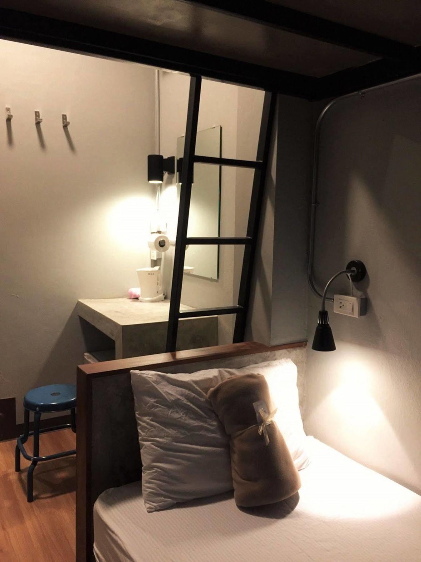 Cloudy Hostel Bangkok Luaran gambar
